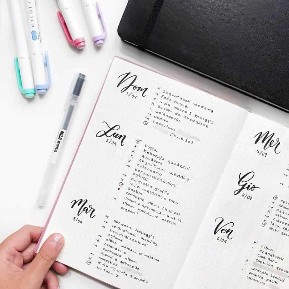 Minimalist Bullet Journal Weekly spread by @qualcosadierre | Masha Plans