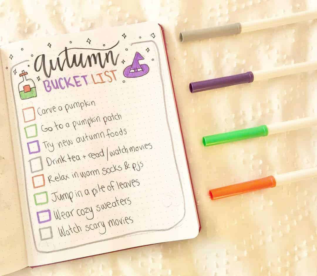 31 Fall Bucket List ideas and Bullet Journal Inspirations - spread by @giovanna.journals | Masha Plans