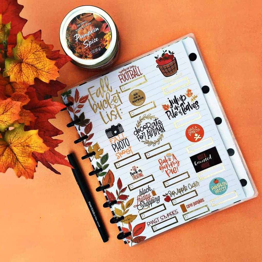 31 Fall Bucket List ideas and Bullet Journal Inspirations - spread by @planner_mom_of_4 | Masha Plans